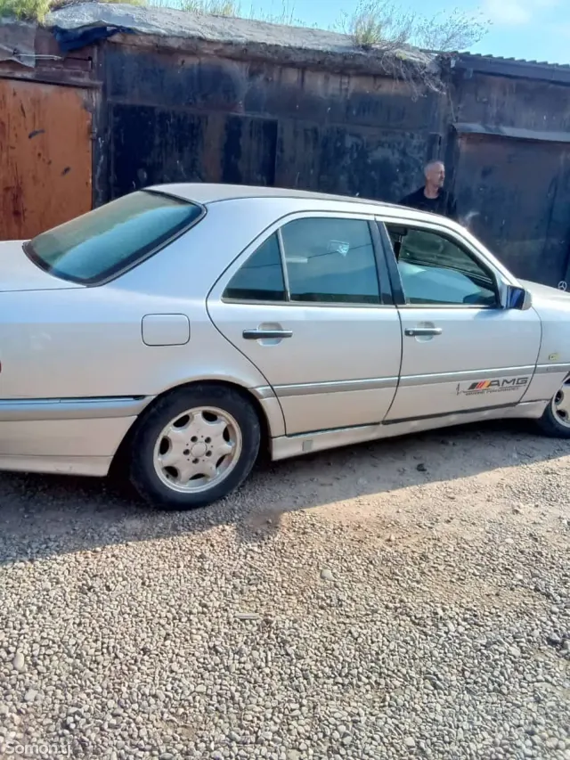 Mercedes-Benz C class 1995 · 2.0 MT
