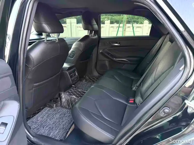 Toyota Avalon 2021 · 2.5 AT