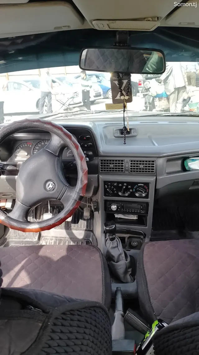 Daewoo Nexia 2002 · MT