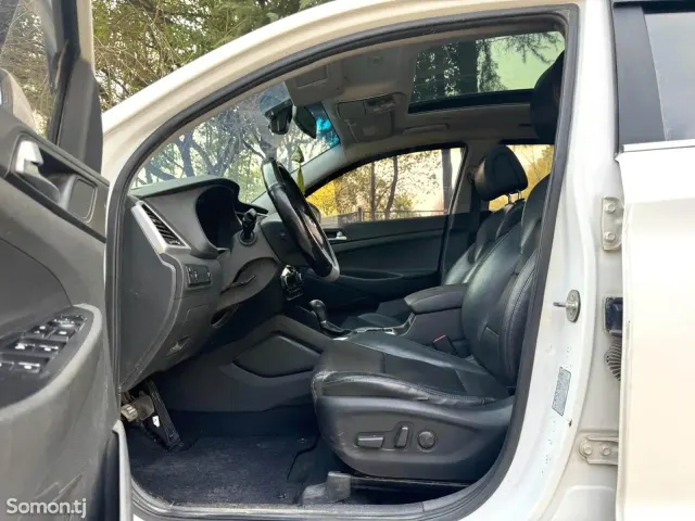 Hyundai Tucson 2016 · 1.6 AT