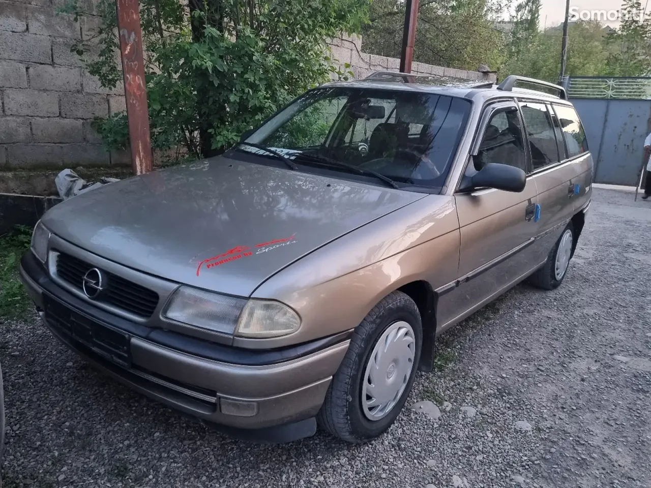 Opel Astra F 1996 · 1.6 MT