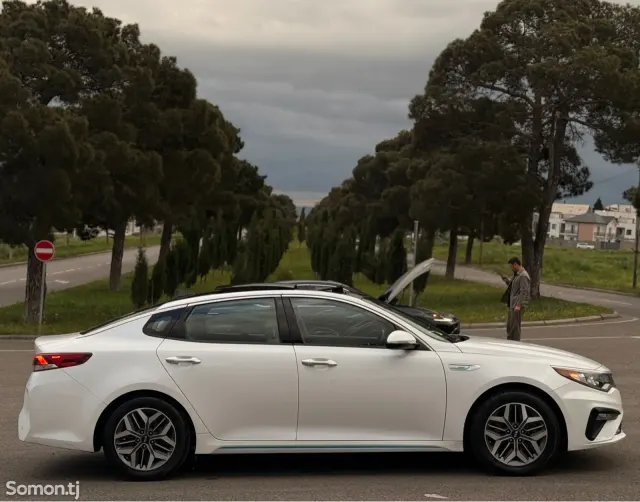Kia Optima 2020 · 2.0 AT