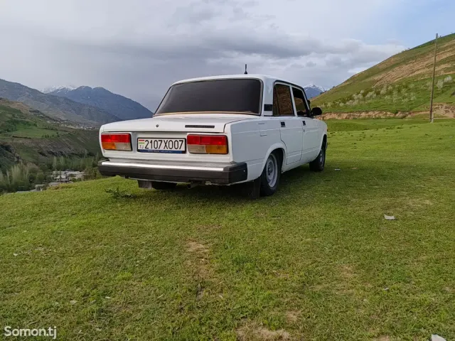 Lada (ВАЗ) 2107 2005 · 0.6 MT