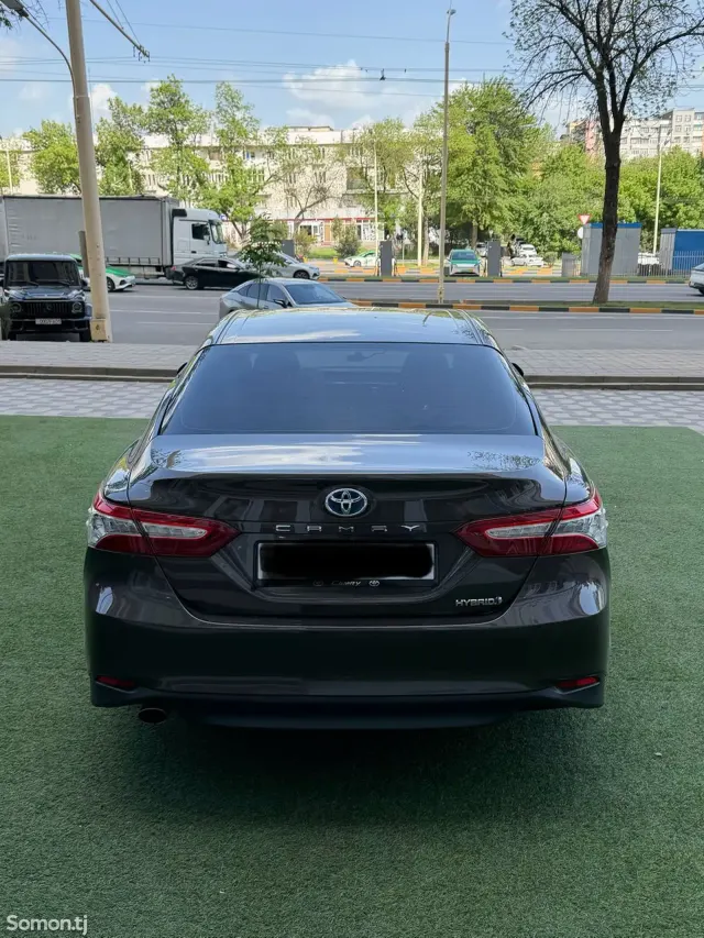 Toyota Camry 2018 · 2.5 AT