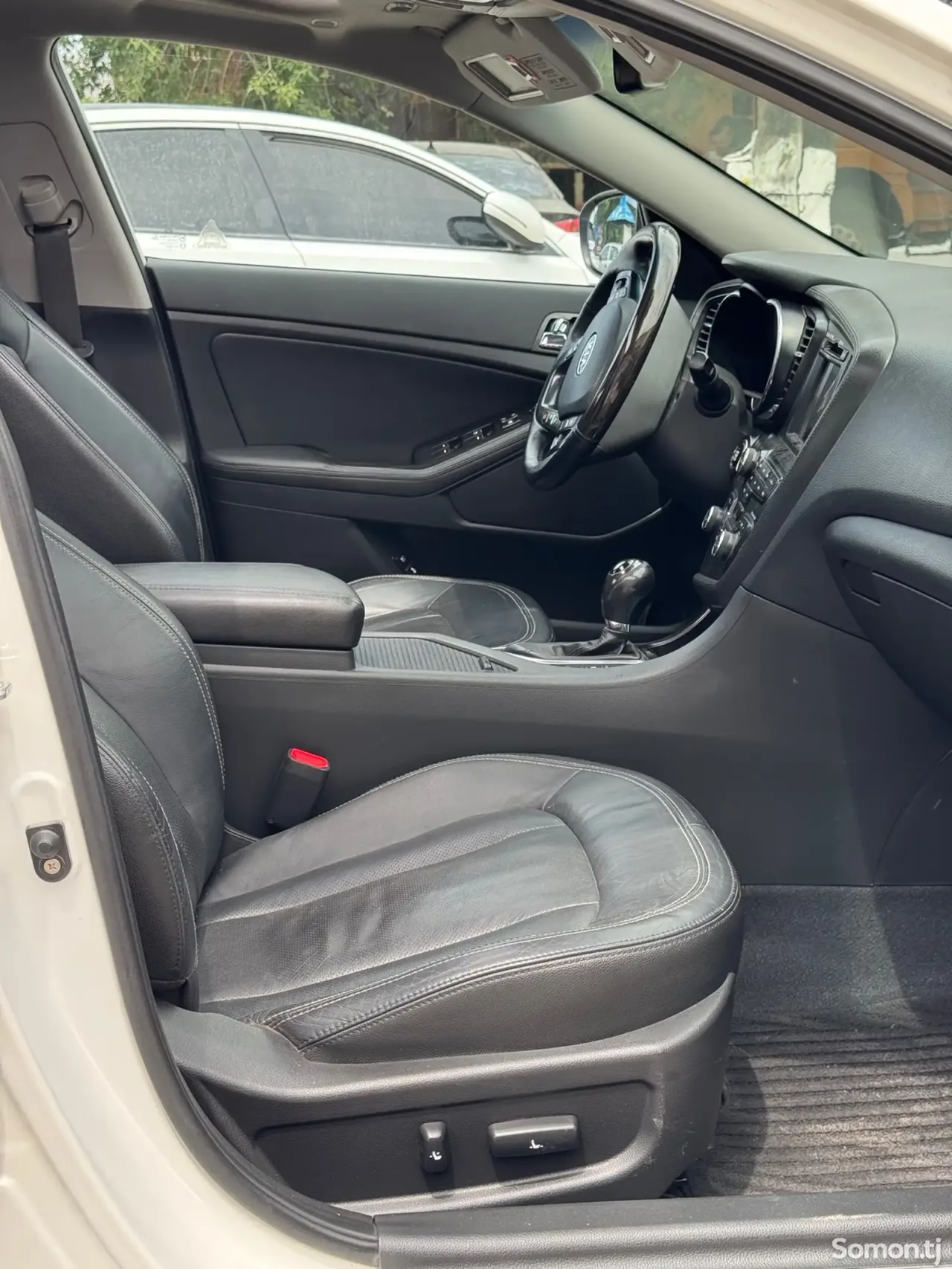 Kia K5 2011 · 2.0 AT