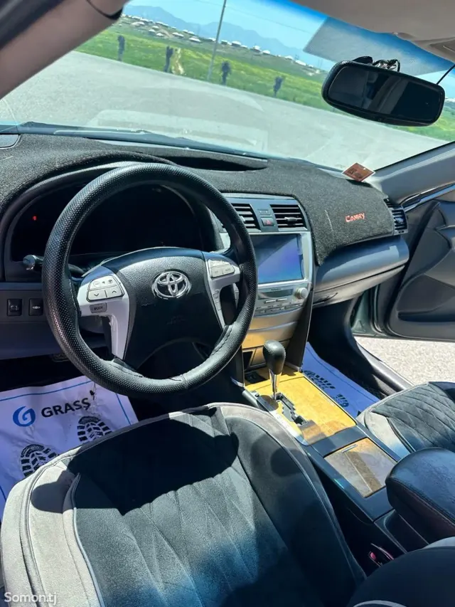 Toyota Camry 2007 · 2.4 AT