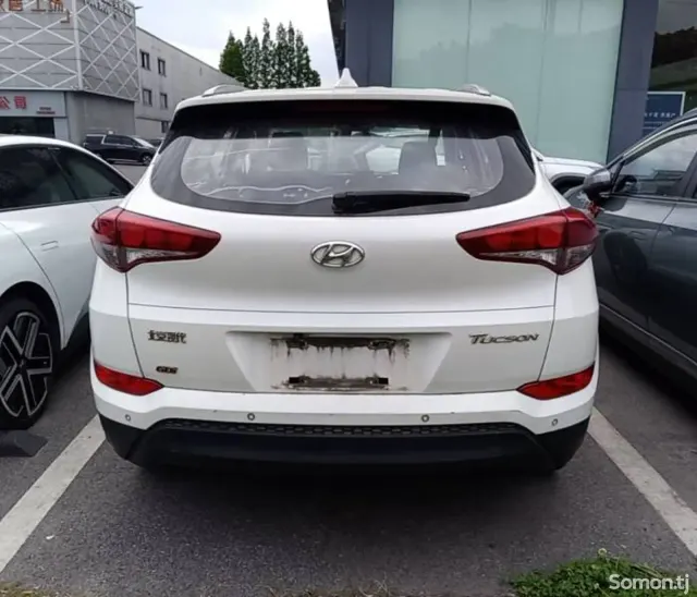 Hyundai Tucson 2015 · 2.0 AT