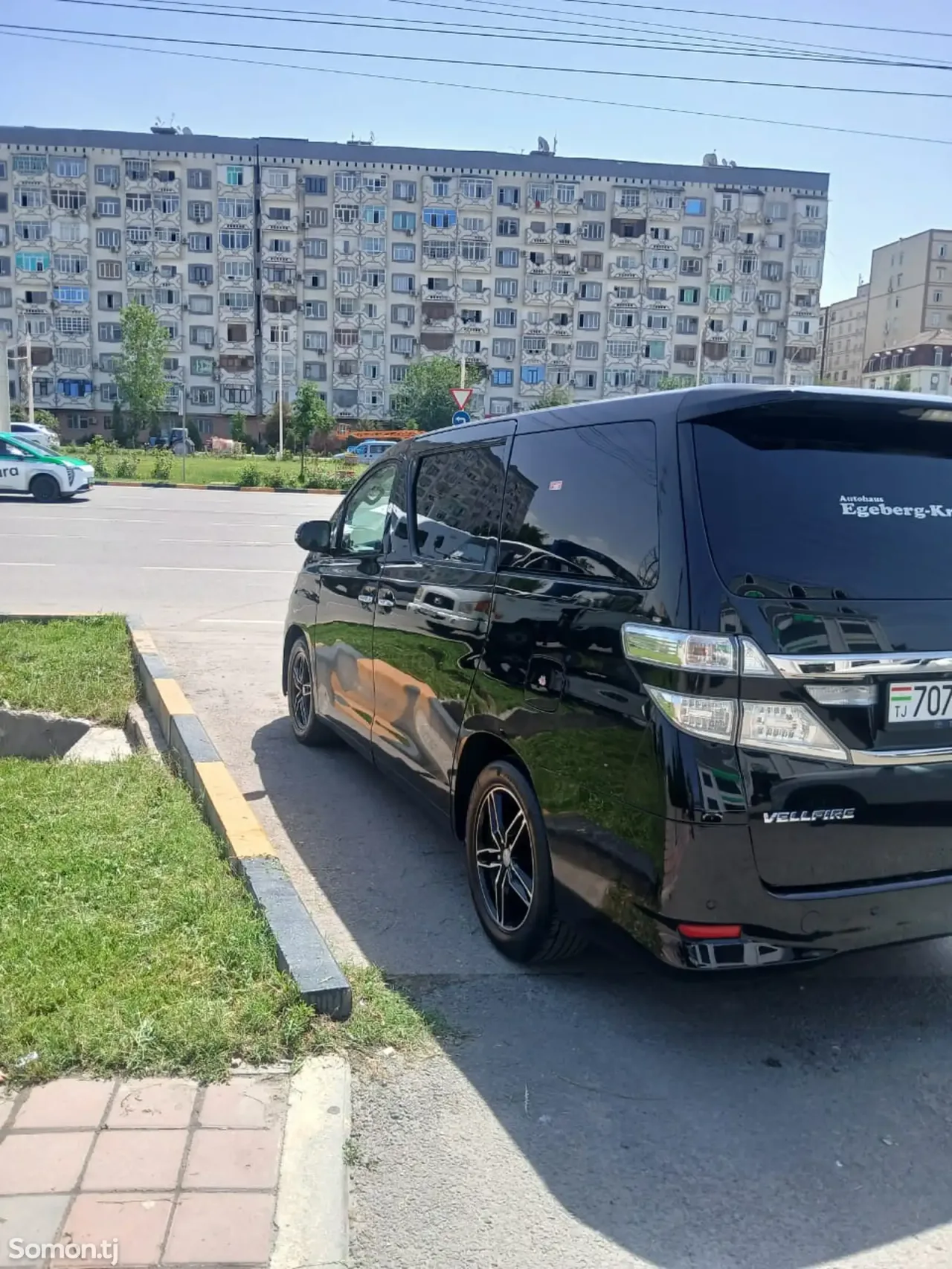 Toyota Vellfire 2014 · 2.4 AT