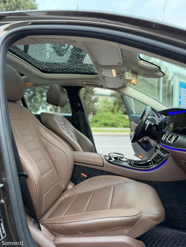 Mercedes-Benz E class 2016 · 3.0 AT