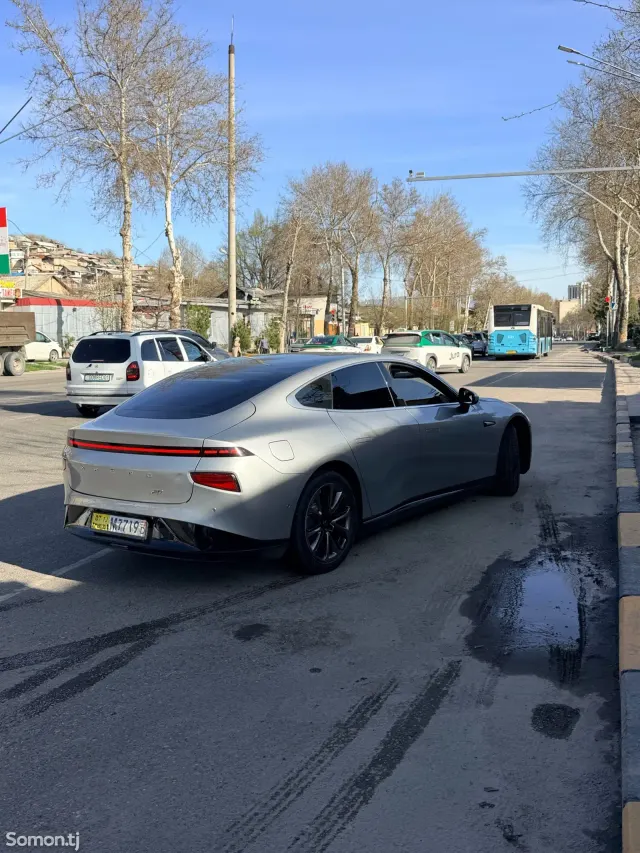 Xpeng P7 2024 · CVT