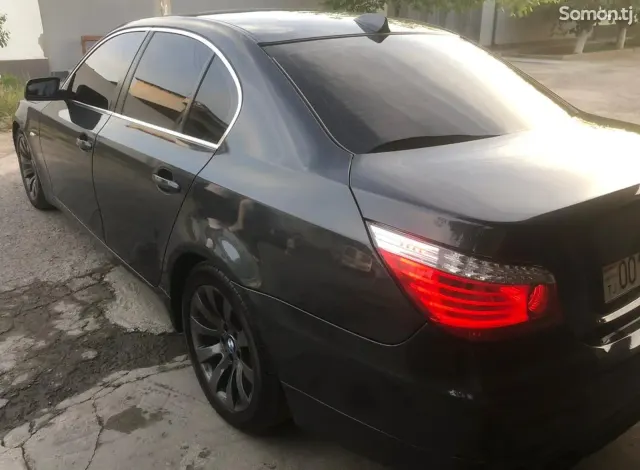BMW M5 2009 · 3.0 AT