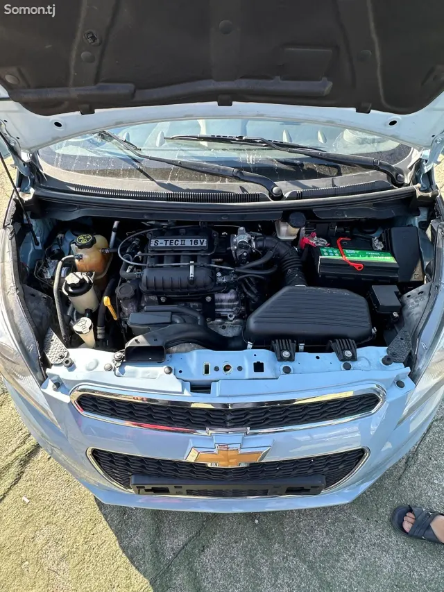 Chevrolet Spark 2014 · 1.0 AT