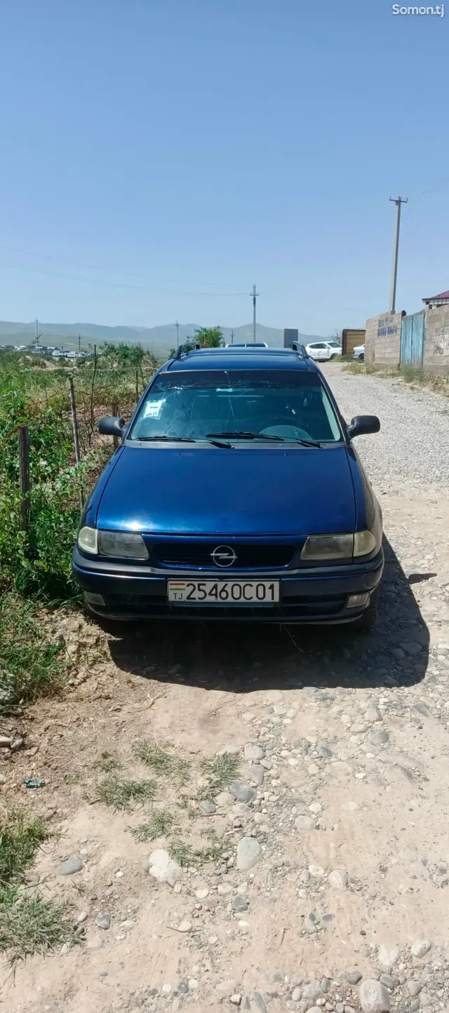 Opel Astra F 1996 · 1.6 MT