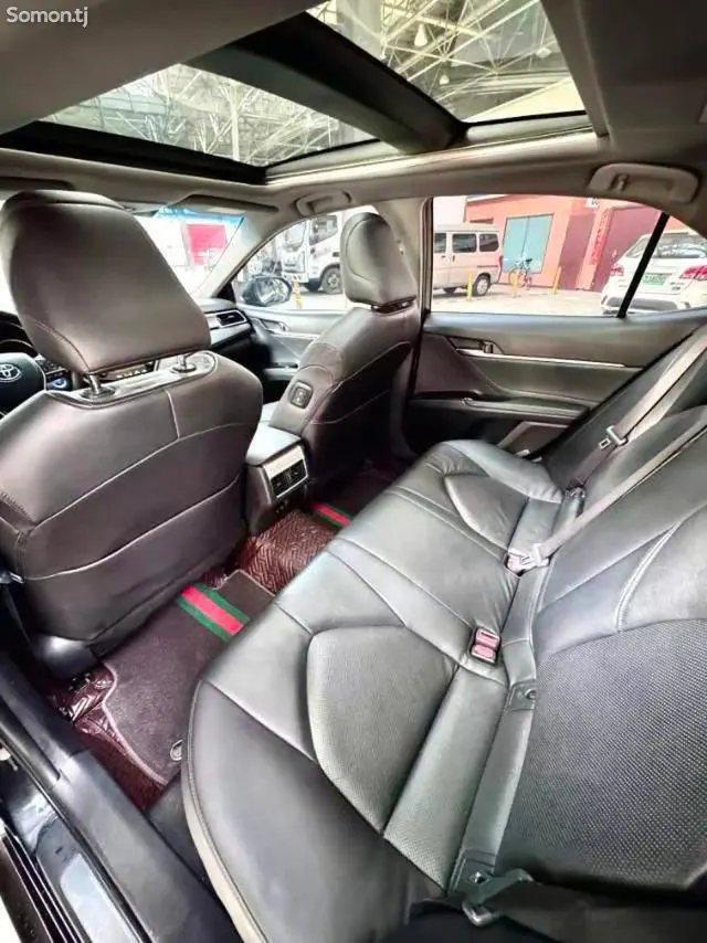 Toyota Camry 2018 · 2.5 AT