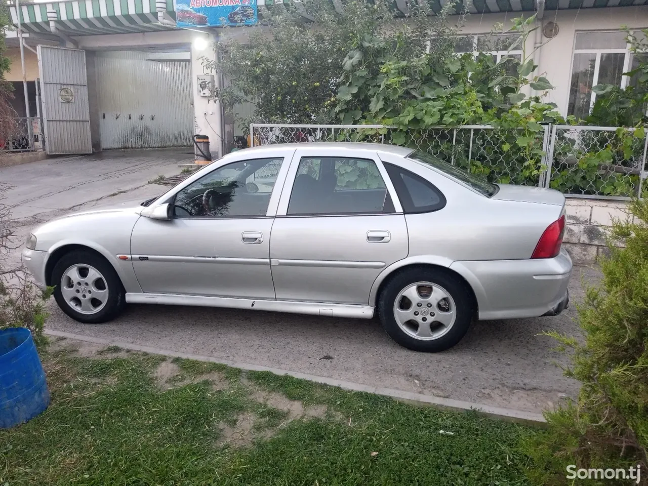 Opel Vectra B 1995 · 1.6 MT