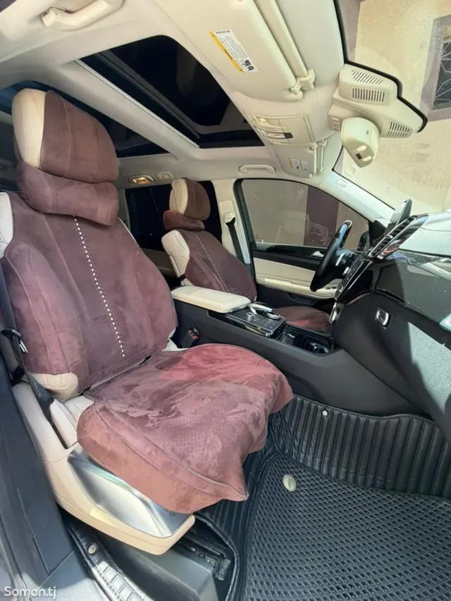 Mercedes-Benz GLS 2017 · 5.5 AT