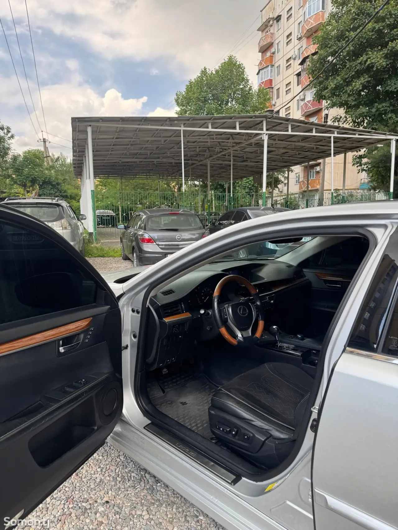 Lexus ES series 2014 · 2.5 AT
