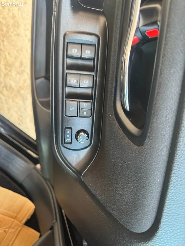 Toyota Voxy 2014 · 1.8 CVT
