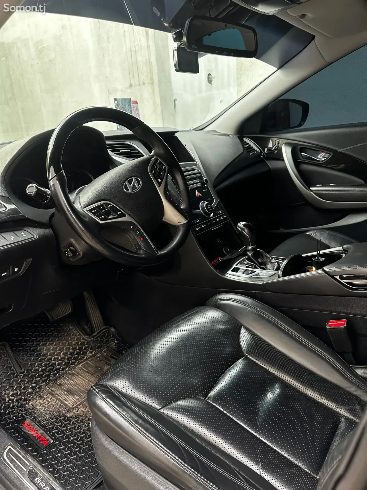 Hyundai Grandeur 2015 · 3.0 AT