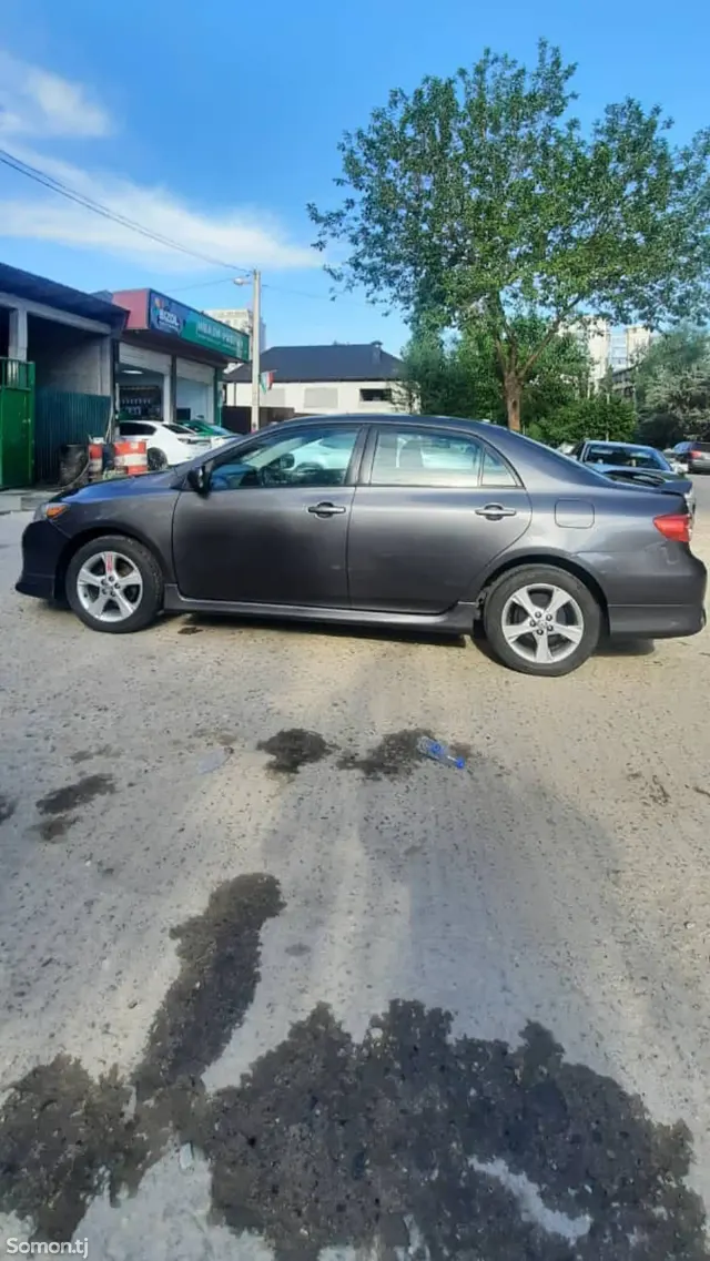 Hyundai Santa Fe 2011 · 1.8 AT