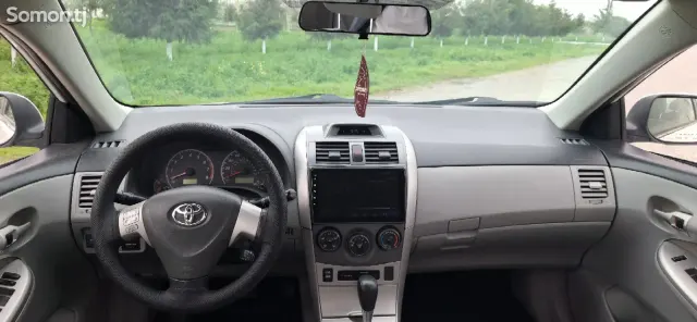 Toyota Corolla 2013 · 1.8 AT