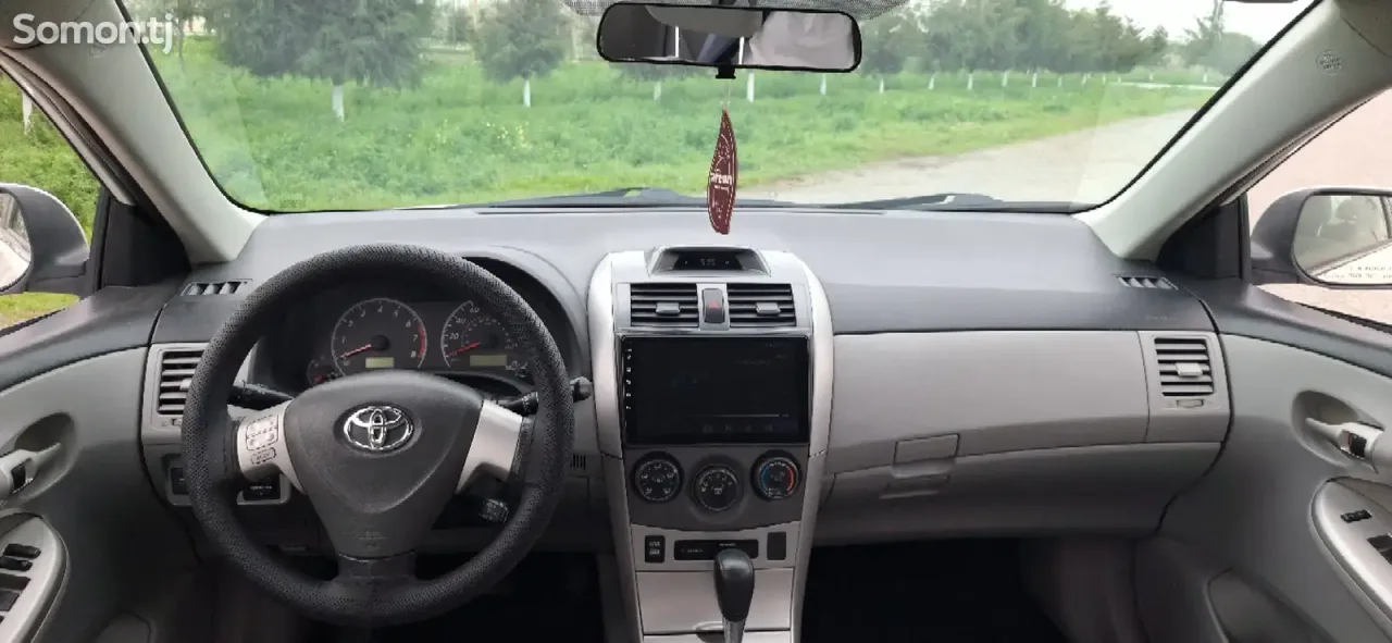 Toyota Corolla 2013 · 1.8 AT