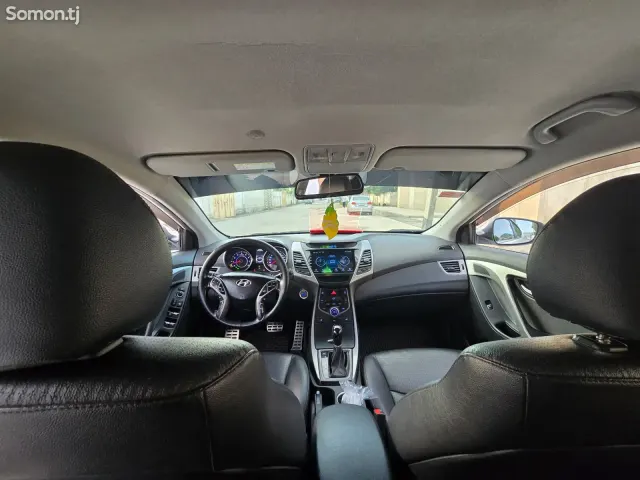 Hyundai Avante 2014 · 1.6 AT