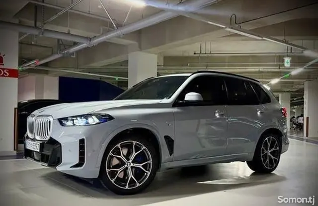 BMW X5 M 2026 · 3.0 AT