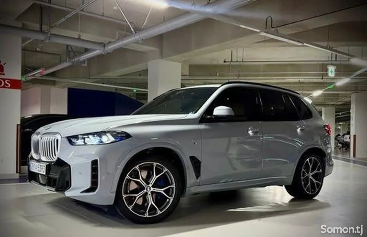 BMW X5 M 2026 · 3.0 AT