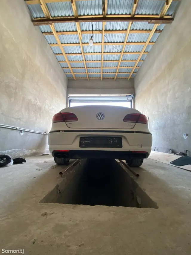 Volkswagen Passat 2012 · 1.8 AT
