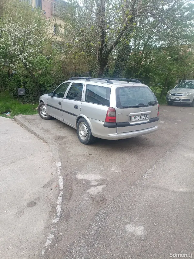 Opel Vectra B 1997 · 1.6 MT