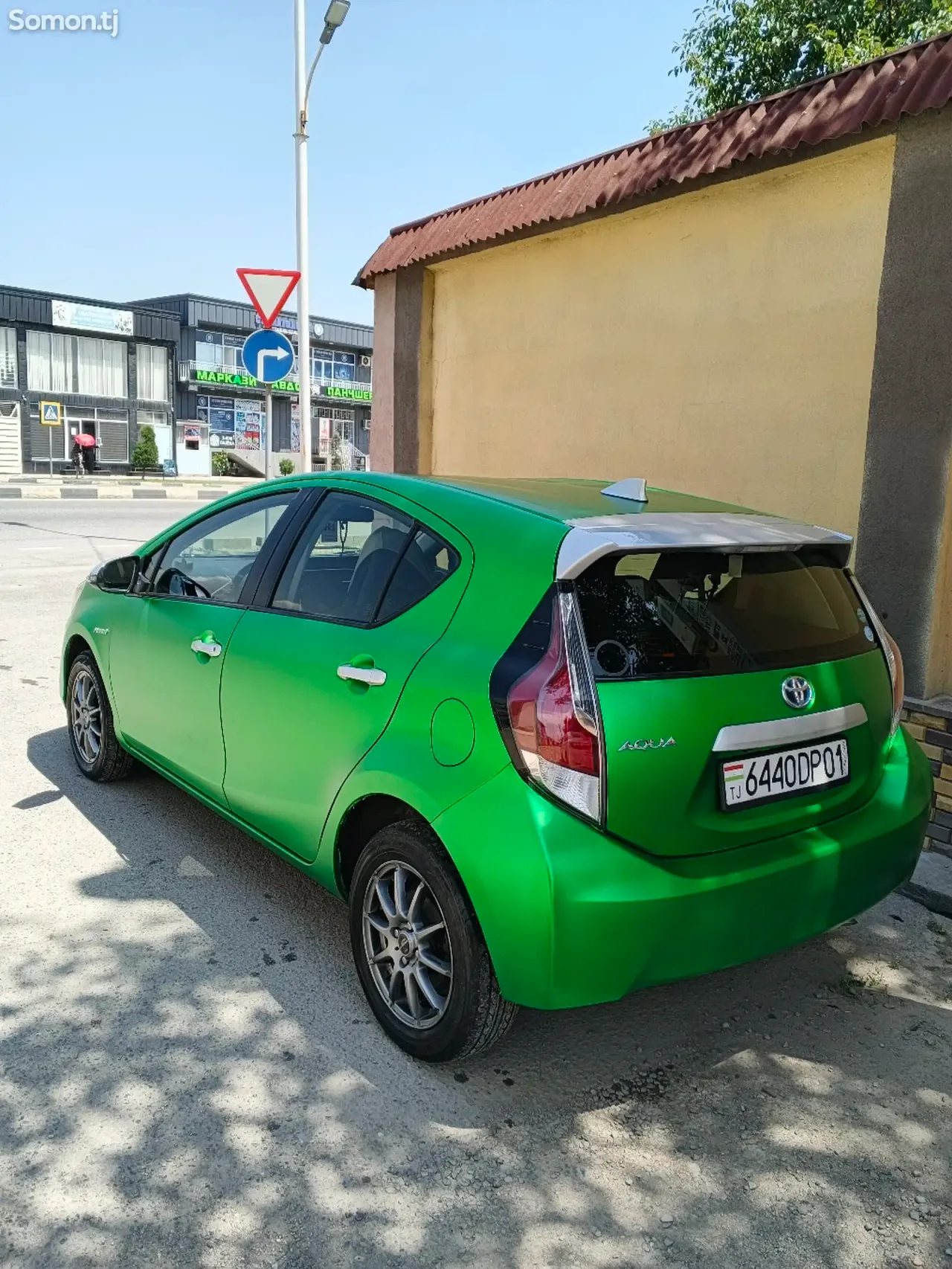 Toyota Aqua 2015 · 1.5 AT