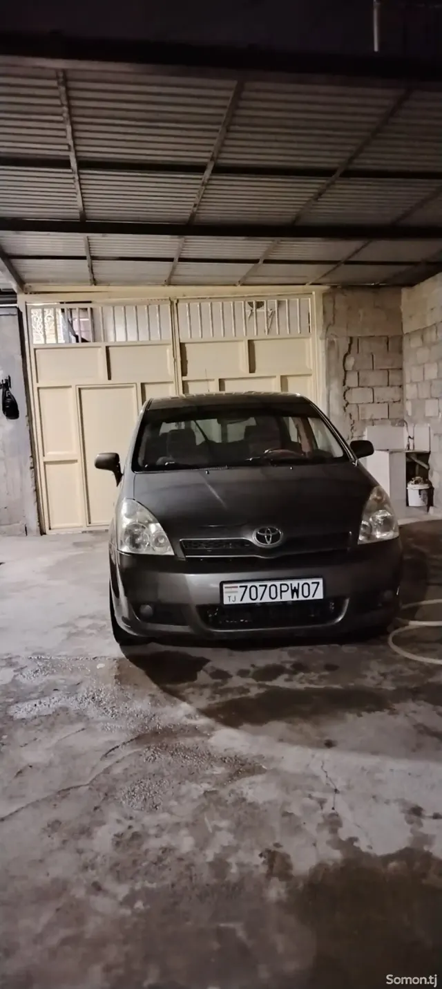 Toyota Corolla Verso 2007 · 2.2 MT