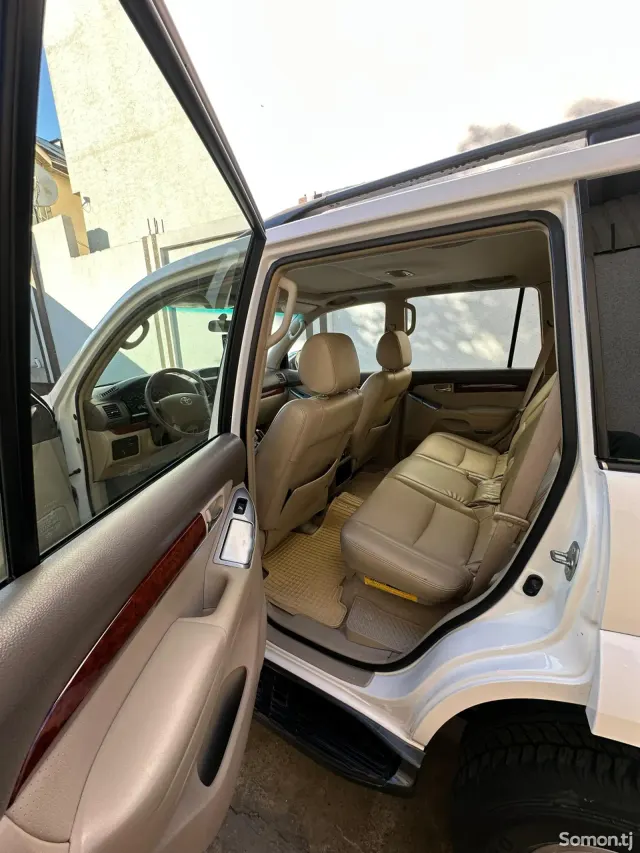 Toyota Land Cruiser Prado 2006 · 4.6 AT