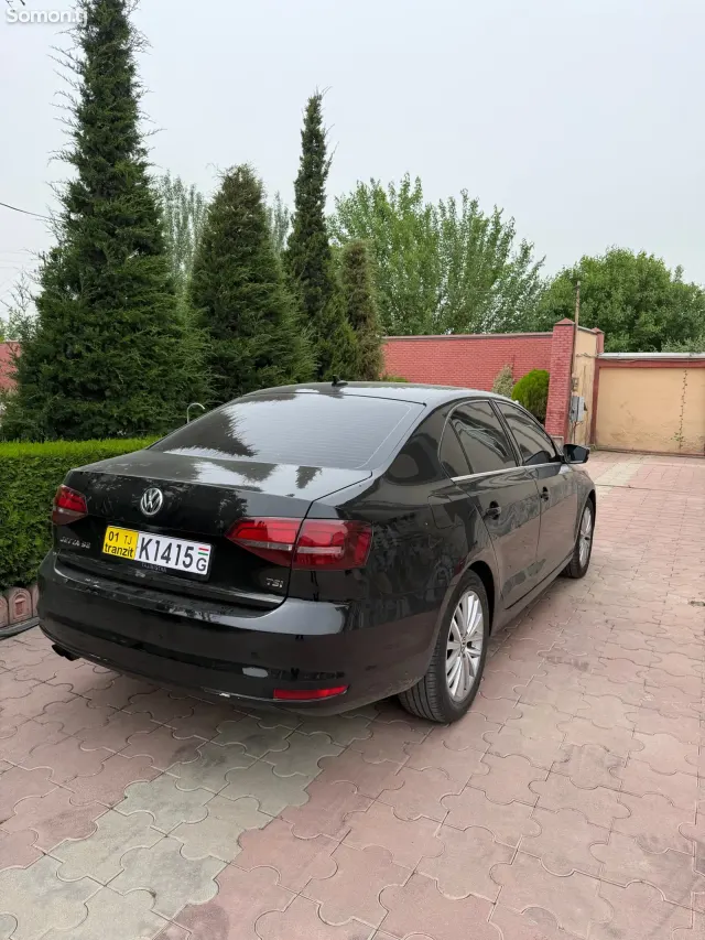 Volkswagen Jetta 2017 · 1.8 AT