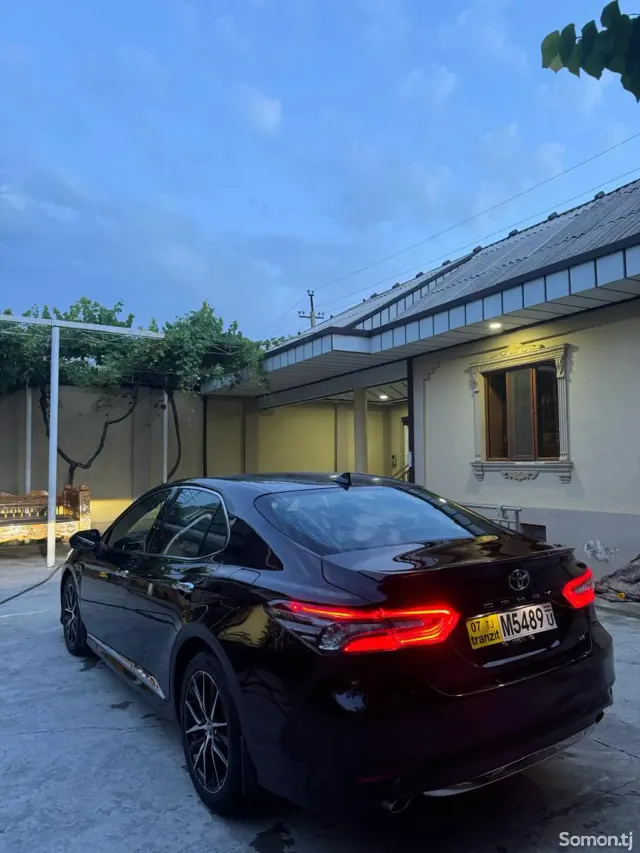Toyota Camry 2020 · 3.5 AT