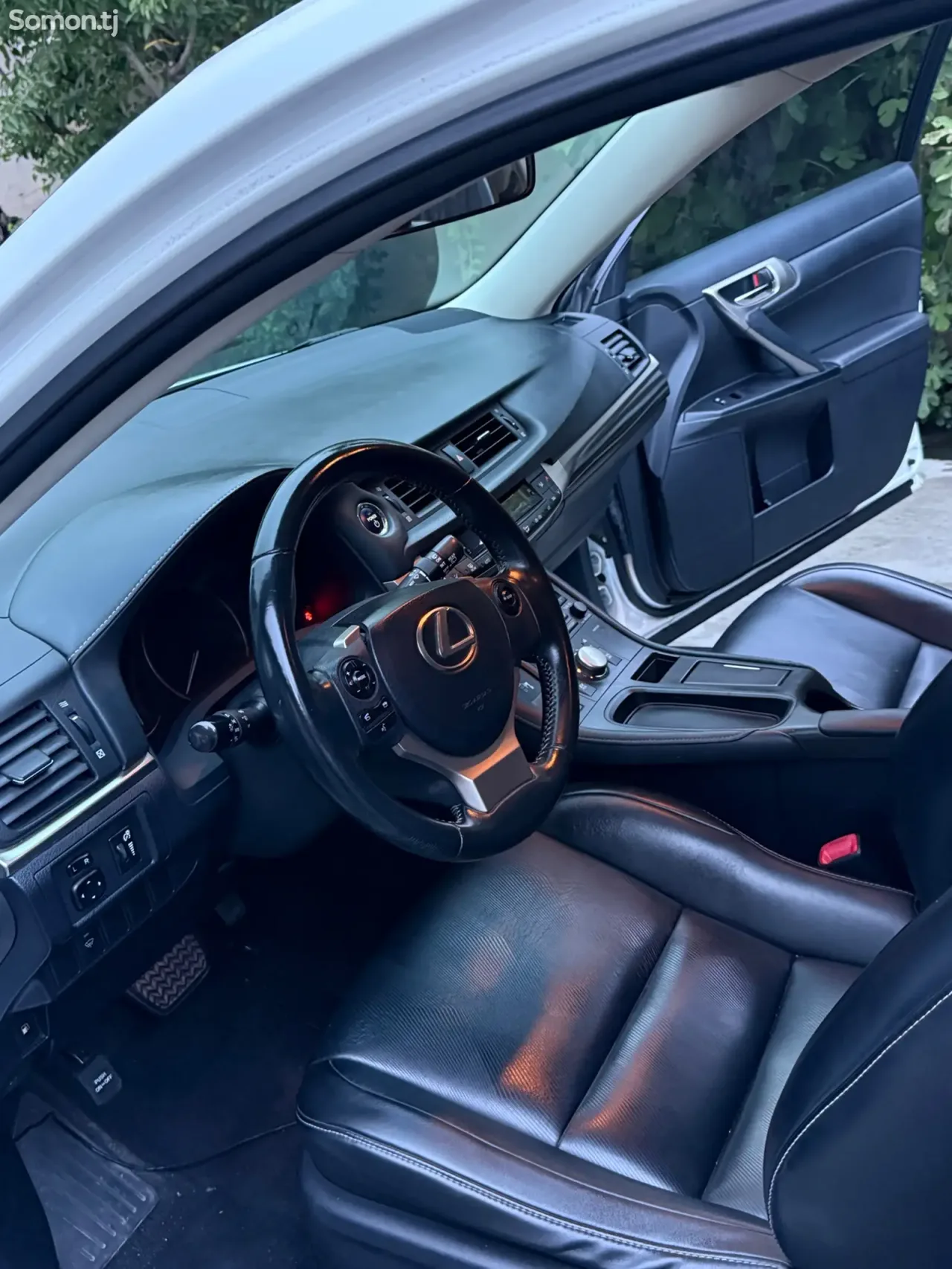Lexus CT series 2015 · 2.0 AT