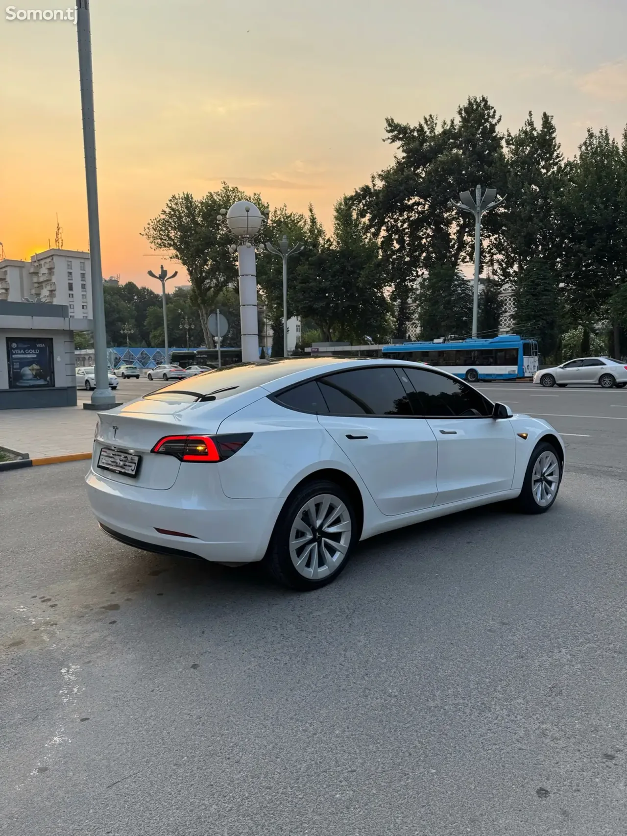 Tesla Model 3 2022 · AT