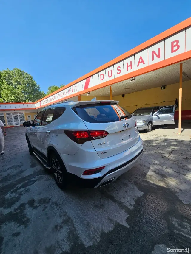 Hyundai Santa Fe 2015 · 2.4 AT