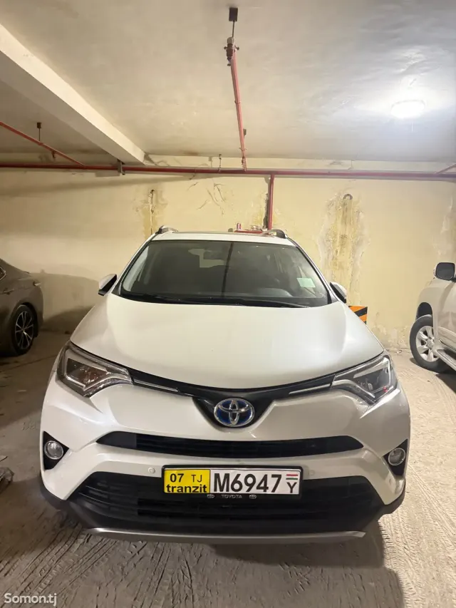 Toyota RAV 4 2018 · 2.5 AT