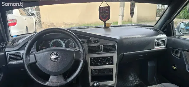 Daewoo Nexia 2000 · 1.6 MT