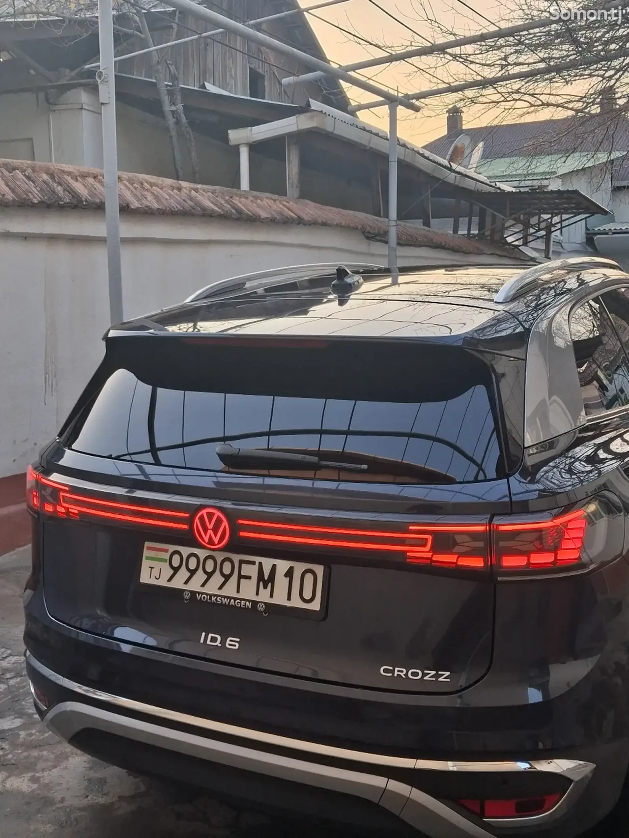 Volkswagen ID.6 2022 · AT