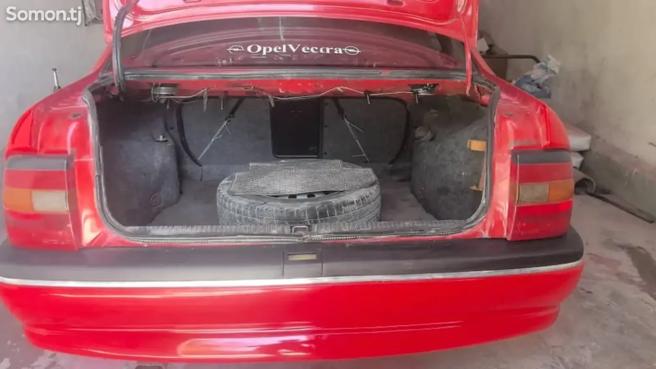 Opel Vectra A 1996 · 1.6 MT