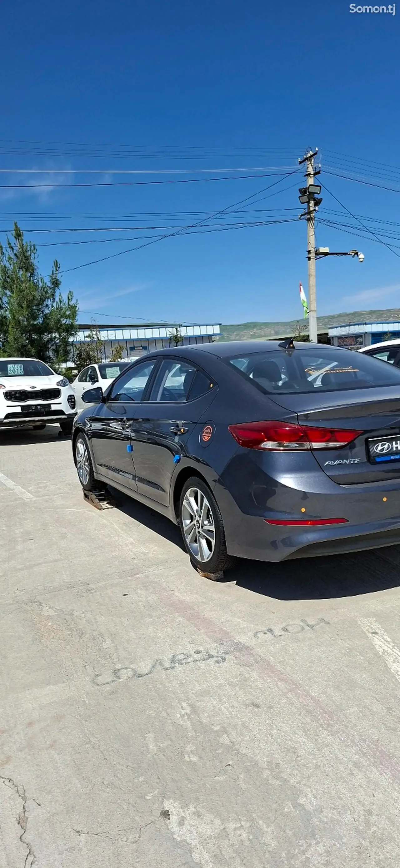 Hyundai Avante 2016 · 1.6 AT