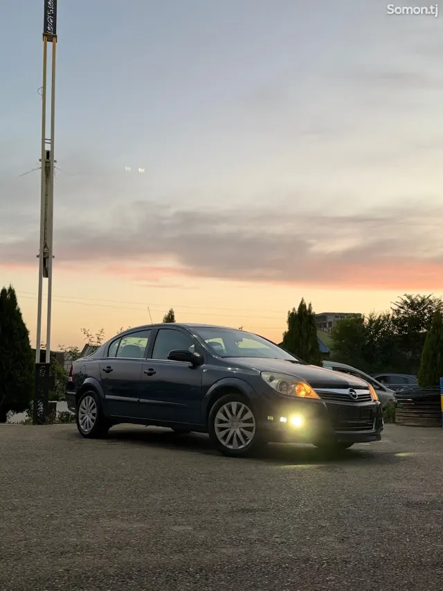 Opel Astra H 2008 · 1.8 AT
