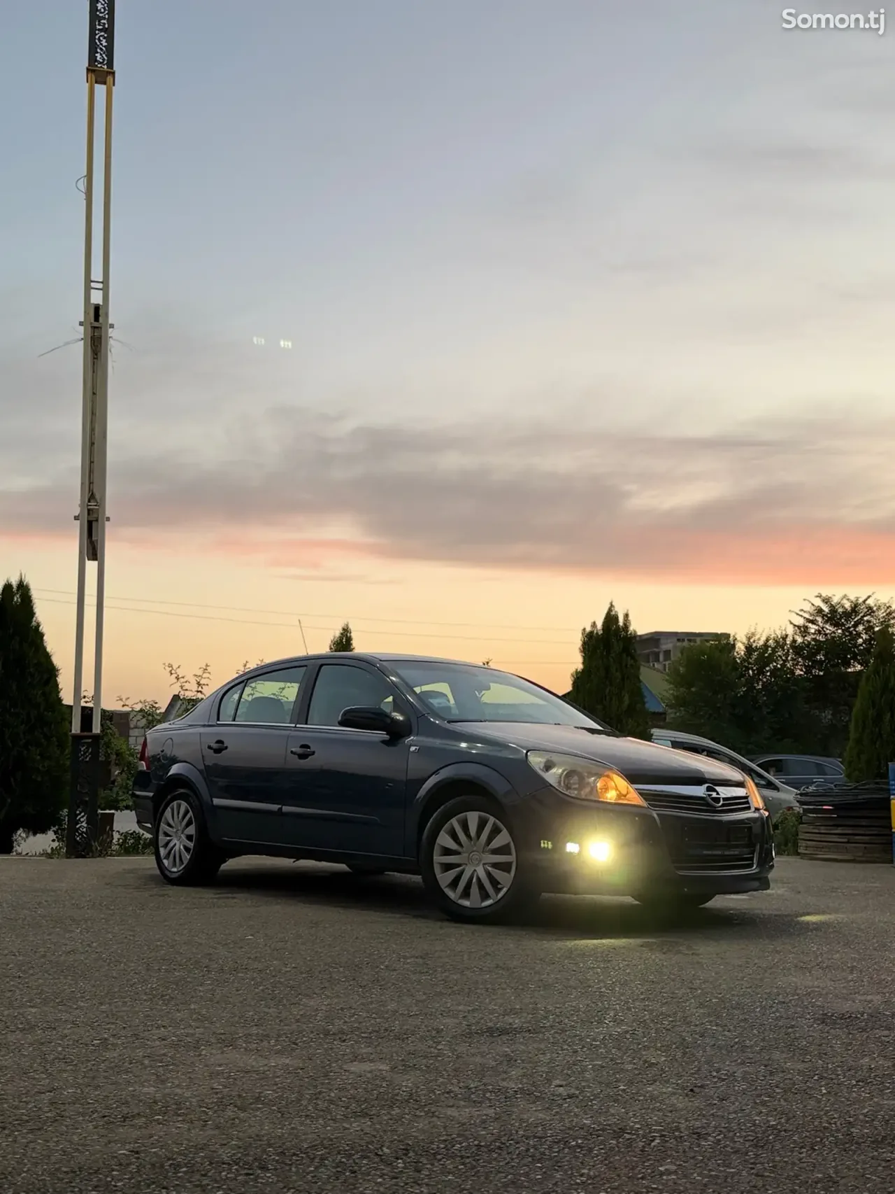 Opel Astra H 2008 · 1.8 AT