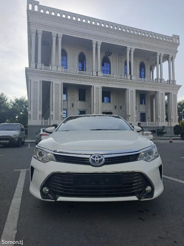 Toyota Camry 2015 · 2.5 AT