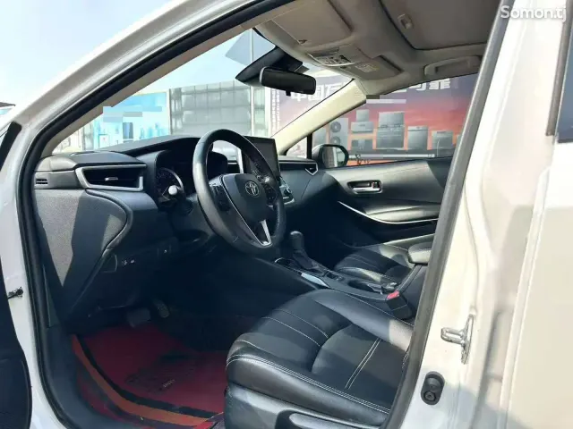 Toyota Corolla 2020 · 2.8 AT