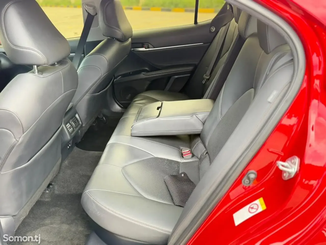 Toyota Camry 2018 · 2.5 AT