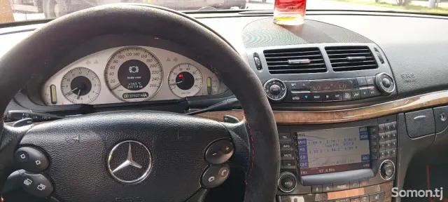 Mercedes-Benz E class 2007 · 3.5 AT